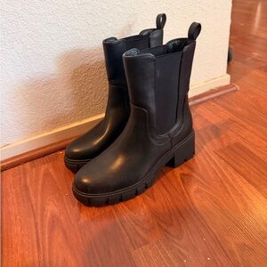 Elegant Black Ankle Boots